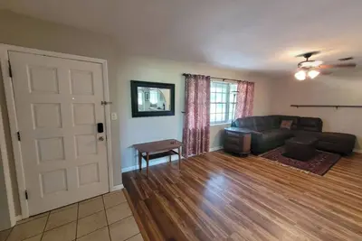 Image de Shalimar Home- Enclosed Patio /Deck/Garage