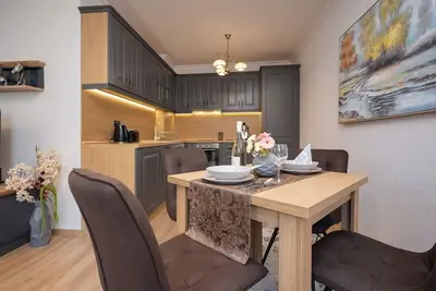 Prestige Central Apartments-Apartment 5