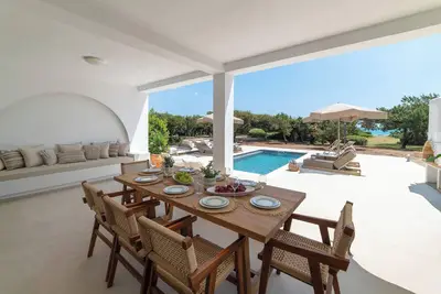 Image de Paradiso- Luxury Beachfront Villa