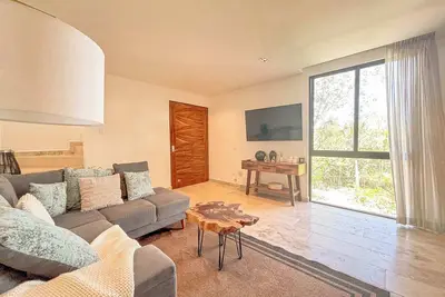 Image de 3 Bedroom 2-level Penthhouse w/private terrace