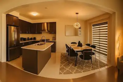 Image de 5 Br 2. 5 Wr-Brand New Lux Vac House Mnts Away Frm Niagara Falls Can & Us Border