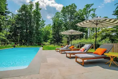 Image de Garrison Getaway | Pool, Sauna & Gym