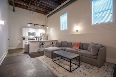 Image de Historic Farmer’s Supply- A Cornerstone Rekindled