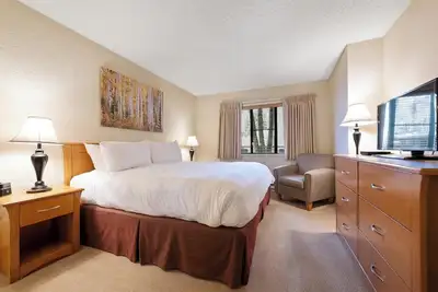 Image de Convenient 1-bedroom condo with Ac, WiFi in enchanting Vail. Beautiful Unit 416