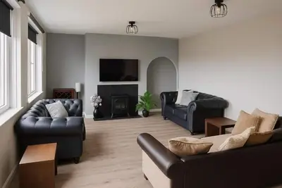Image de Modern 3-Bed Duplex Apartment – Steps from Leeds Arena & City Centre