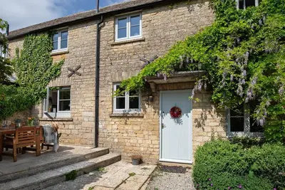Honeywick Cottage - Pet friendly in Stow-on-the-Wold