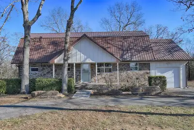 Image de Lake Tenkiller Top To Bottom Total & Stylish Remodel