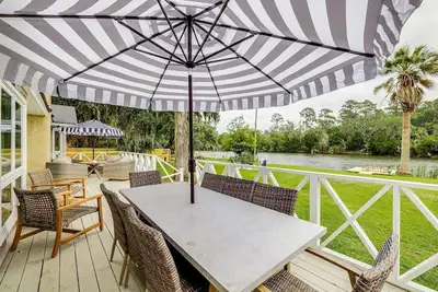 Image de Spacious 5-bedroom house with WiFi, Ac in charming Savannah