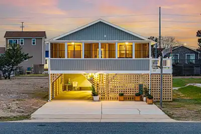 Image de Steps to Beach - Playroom - Firepit - Pets Ok