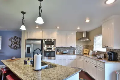 Image de 5 Br Home all King Beds near Acu/Hsu/Downtown