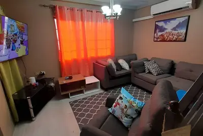 Image de Lovely Vacation 2-bedroom townhome with WiFi, Ac in San Fernando