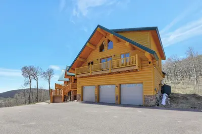 Image de 7br Mountain Retreat ~ Hot Tub ~ Epic Mtn Views ~ Game Room ~ Wood Fireplaces