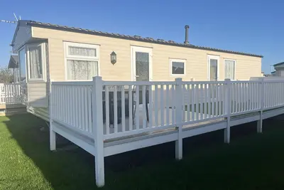 Image de Great 8 berth caravan with decking area, near to Caister beach ref 65054eb