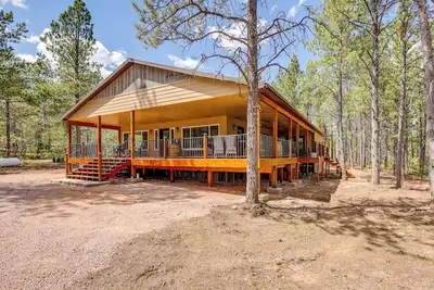 Image de Black Hills Vacation Lodge: New Home! Just Opened!
