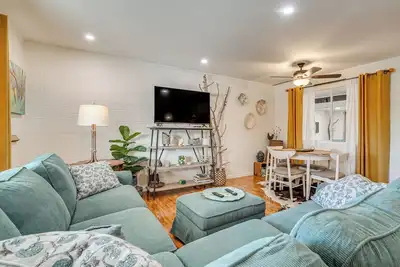 Image de Close to Golf & Casinos! Sun City Getaway