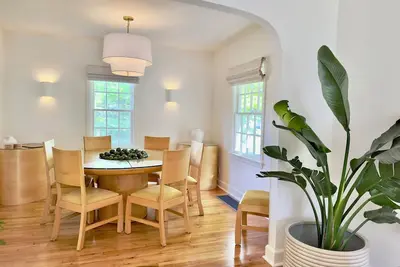 Image de Stylish Summer Cottage Close to Beach & Town with 3 Beds/Ac/Wifi/Fire Pit