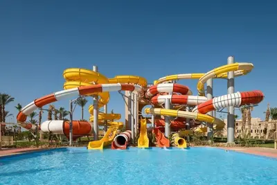 Image de Engaging Suite with Aquapark & Beach Views – Family Fun Awaits