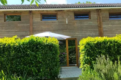 Image de Buddleia, gite cosy, terrasse privative, piscine commune chauffée à 28°