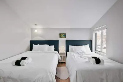 Image de Cozy home one mile from Zilker Park - Side A