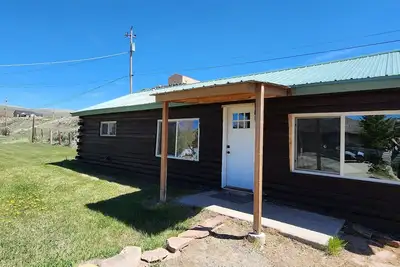 Image de Cookie's Cabin is a charming little cabin in adventurous Kemmerer!