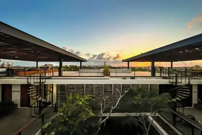 Modern Boho Escape • Gym • 2br in Prime Area