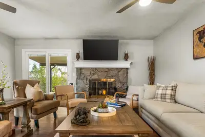 Image de Stylish retreat w/ hot tub in the Front Range town of Westminster, Colorado