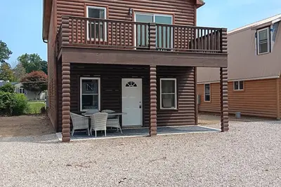 Image de 3-bedroom cabin on Lake Erie, second floor balcony and great views of Lale Erie.