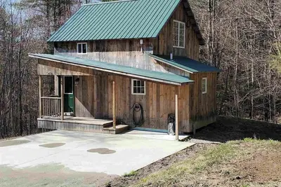 Image de The Cabin at Woodside Homestead - Two Bedroom Getaway in Sullivan Close to Keene