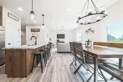 Image de Yellowstone Gateway Retreat