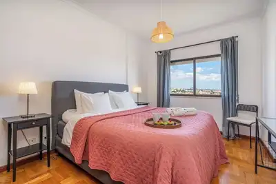 Image de HostWise - Spacious and Sunny Flat