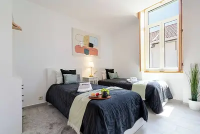 Image de Bright & Modern House w/ Terrace by Host Wise