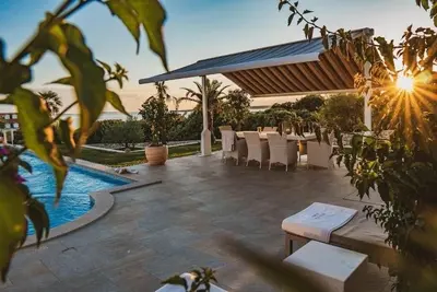 Image de Appartement d'une chambre avec le balcon et la vue sur le mer Mandre, Pag (A-24196-a)