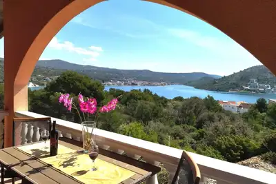 Image de Appartement de deux chambres avec la terrasse et la vue sur le mer Rogoznica (A-24546-b)