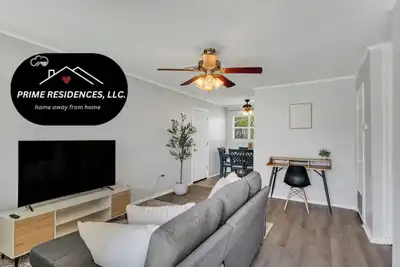 Image de Luxury Retreat in Prime Location-Wifi & Yard-5 Min to Fort Sill and downtown!