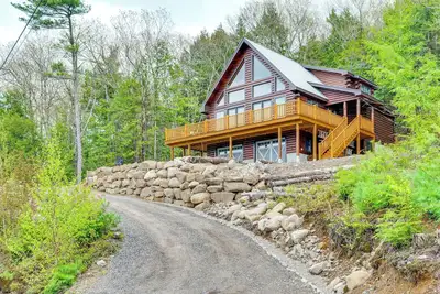 Image de Mtn-View Deck: Scenic Conway Log Cabin!