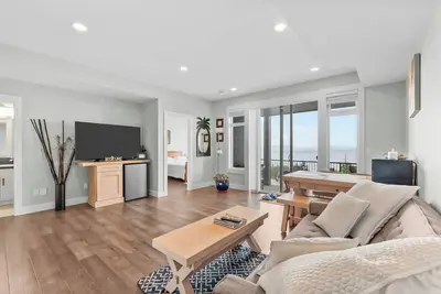 Image de Modern Oceanview 2br Suite w/ Patio & Private Entry | Nanaimo Retreat