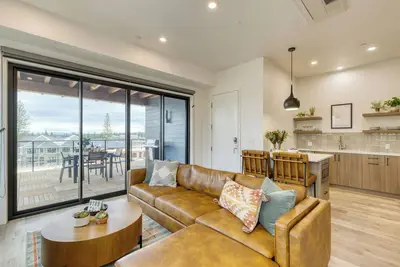 Image de 2 Units | Minutes to Downtown Bend | Hot Tub | 1208 Skyline Ranch by AvantStay