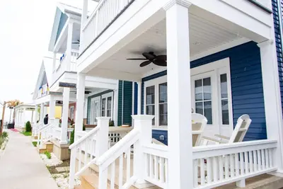 Image de Life is Grand: 3 bed/2. 5 bath Lakeside Cottage w/ Hot Tub!