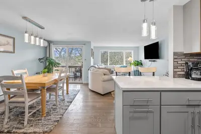 Image de Water View Home with Hot Tub, Balcony, Pool & Tennis