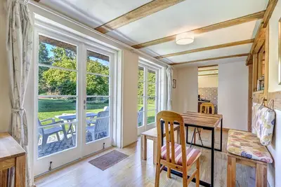 Image de Gray Kate-large apartment for up to 7 people; sep. Sz, kitchen, garden - cottage at the swan pond