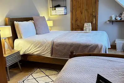 Image de Beside Malahide Castle! Triple room in a cozy Guest House. Close to airport.