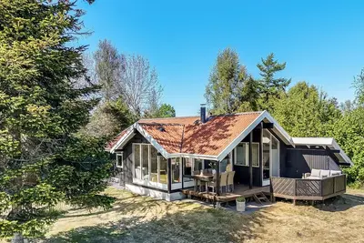 \"Ama\" - 250m from the sea by Interhome