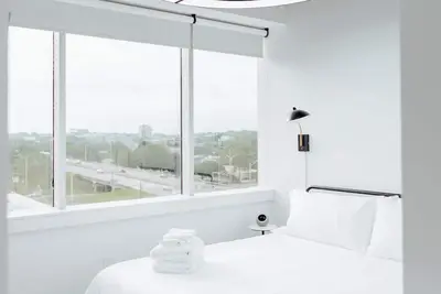 Image de Refined 2br/2ba Escape | Downtown Capitol