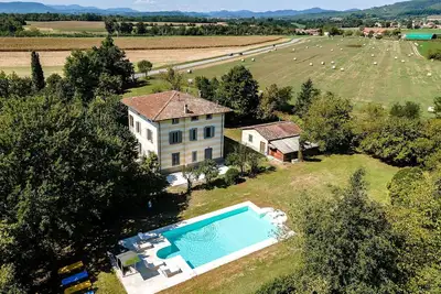 Image de Belle maison de vacances privée avec Wifi, piscine privée, Tv, patio, animaux admis, parking