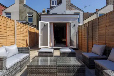 Image de Luxury 4-bedroom 3-bathroom house situated in the heart of Southsea