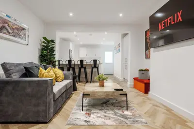 Image de Riverside Flat | Near Parks | Free Parking