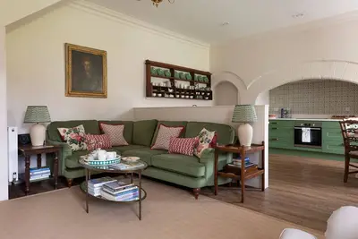 Image de Hall Cottage - A charming retreat for three in the grounds of Netherwitton Hall, a historic country