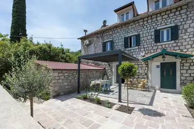 Image de Elegant Stone House by the Sea on the Stunning Unesco-Listed Bay of Kotor