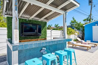 Image de 5min to Beach! Tropical Vibes•Pool, Spa, Games&More