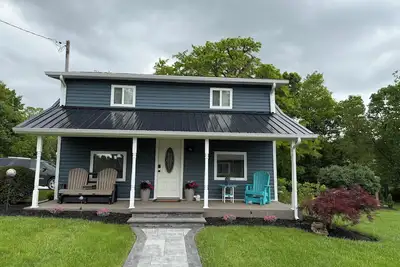 Image de Walk to Muirfield – Backyard Pavilion & 2 Fire Pits for Ultimate Relaxation!